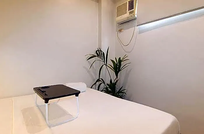فندق Urbanview At San Antonios Place Sampaloc